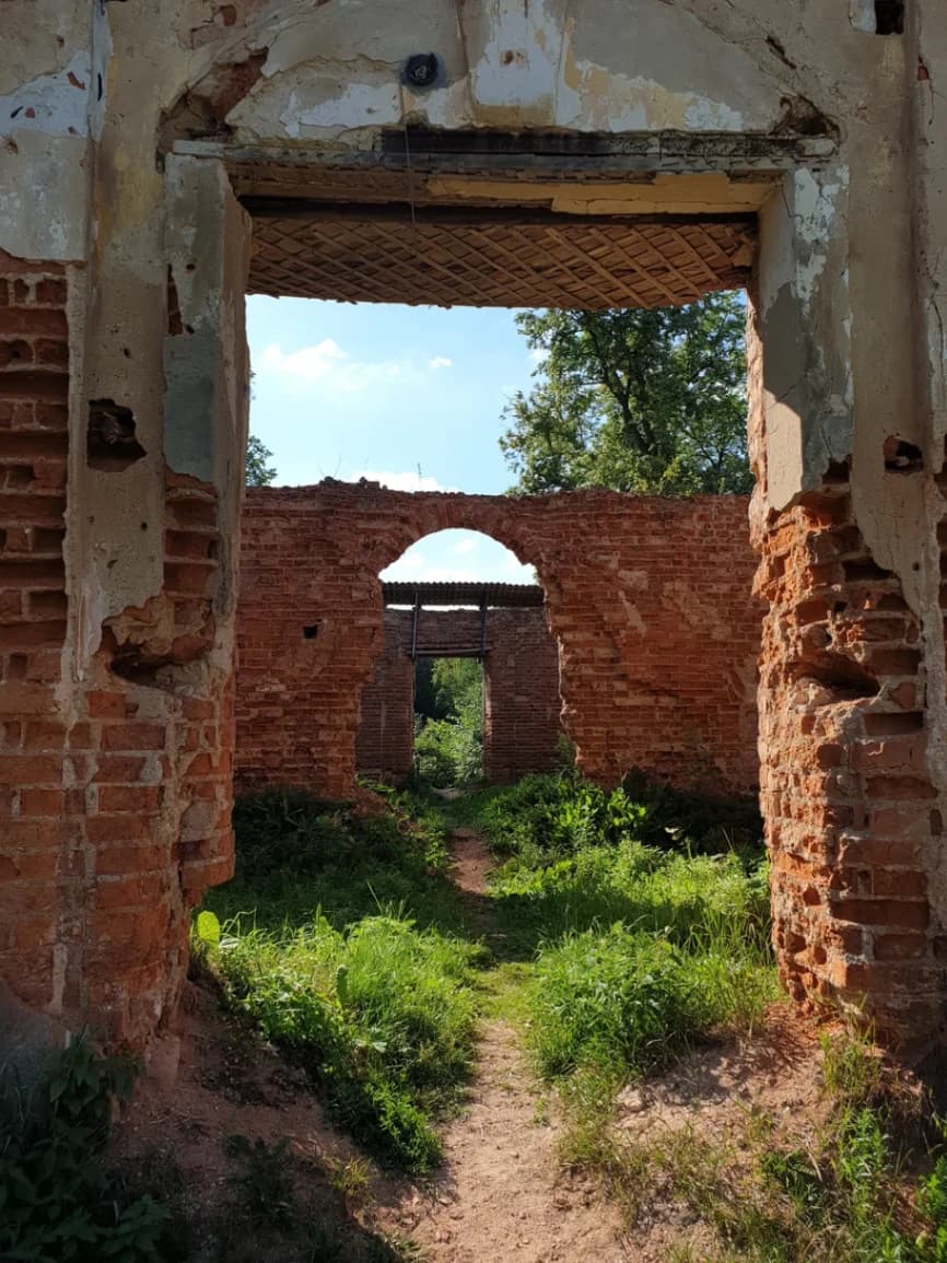 Semkovo. The ruins of the manor house.