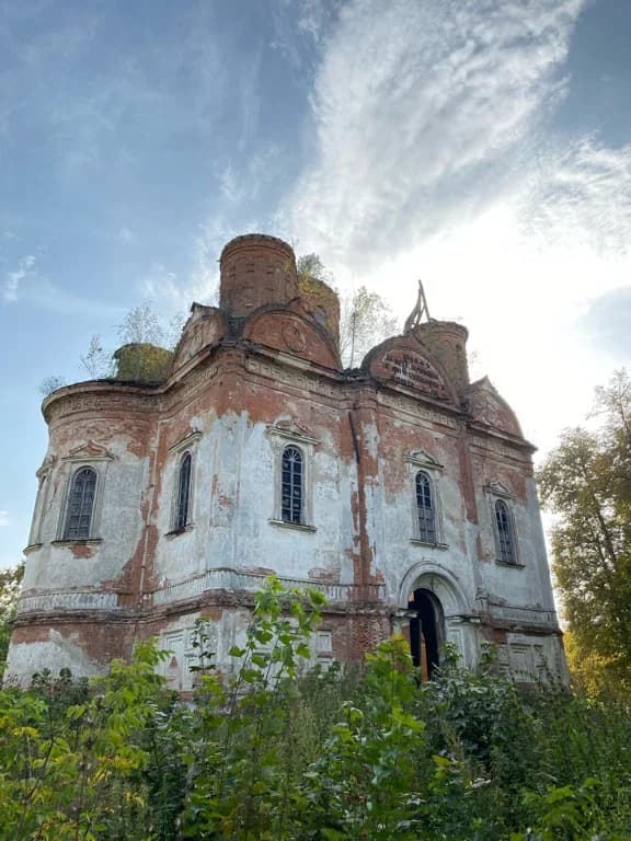 Саматэвічы. Руіны Свята-Траецкай царквы.