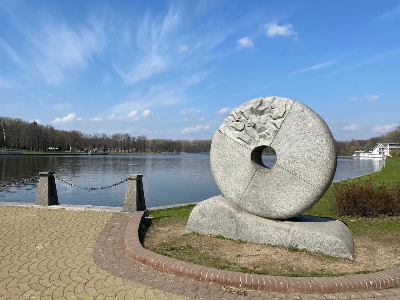 Minsk. The Pobeda Museum and Park Complex.