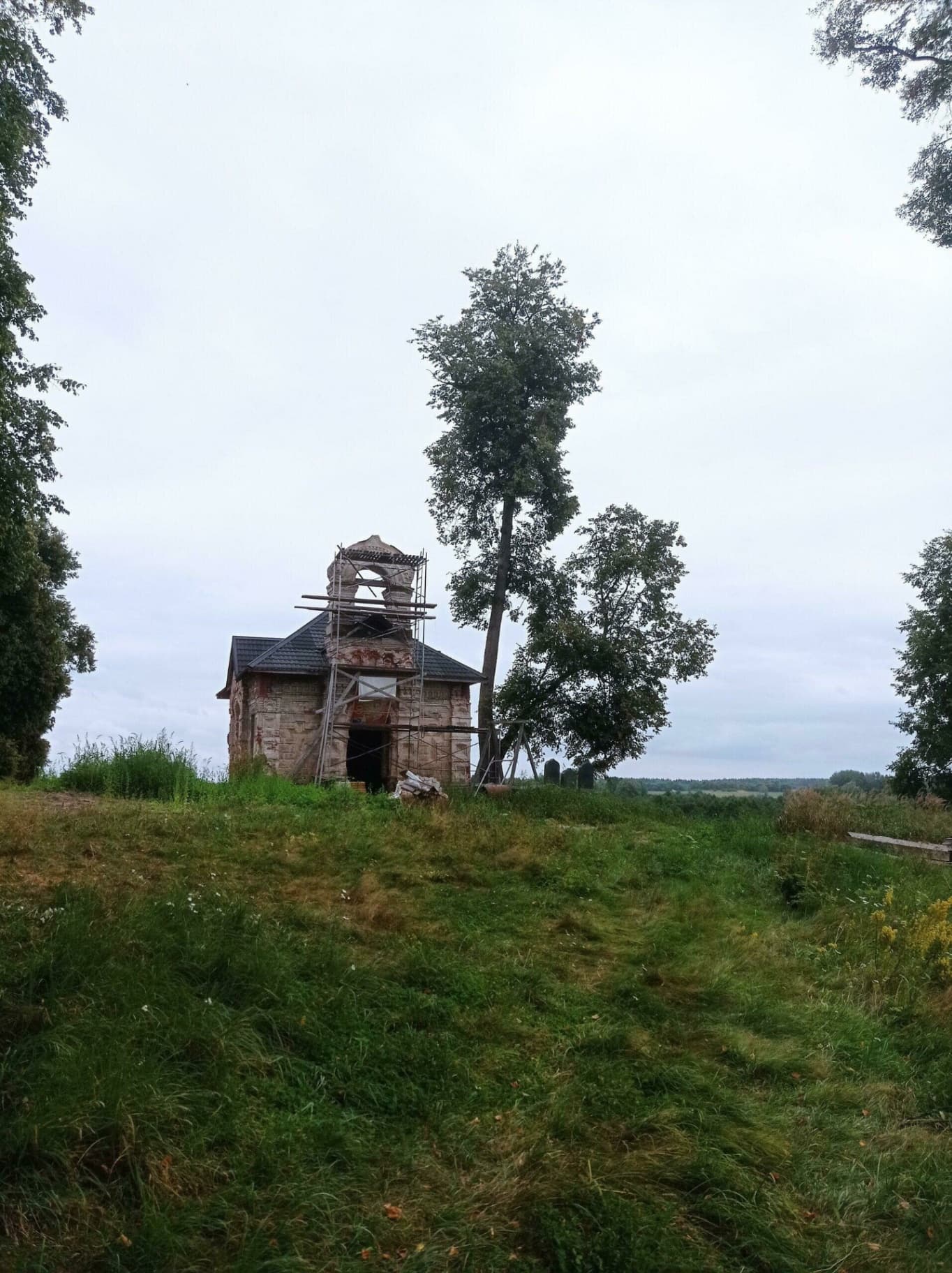 Reuchye. The chapel-tomb of the Princes of Khomentovsky.