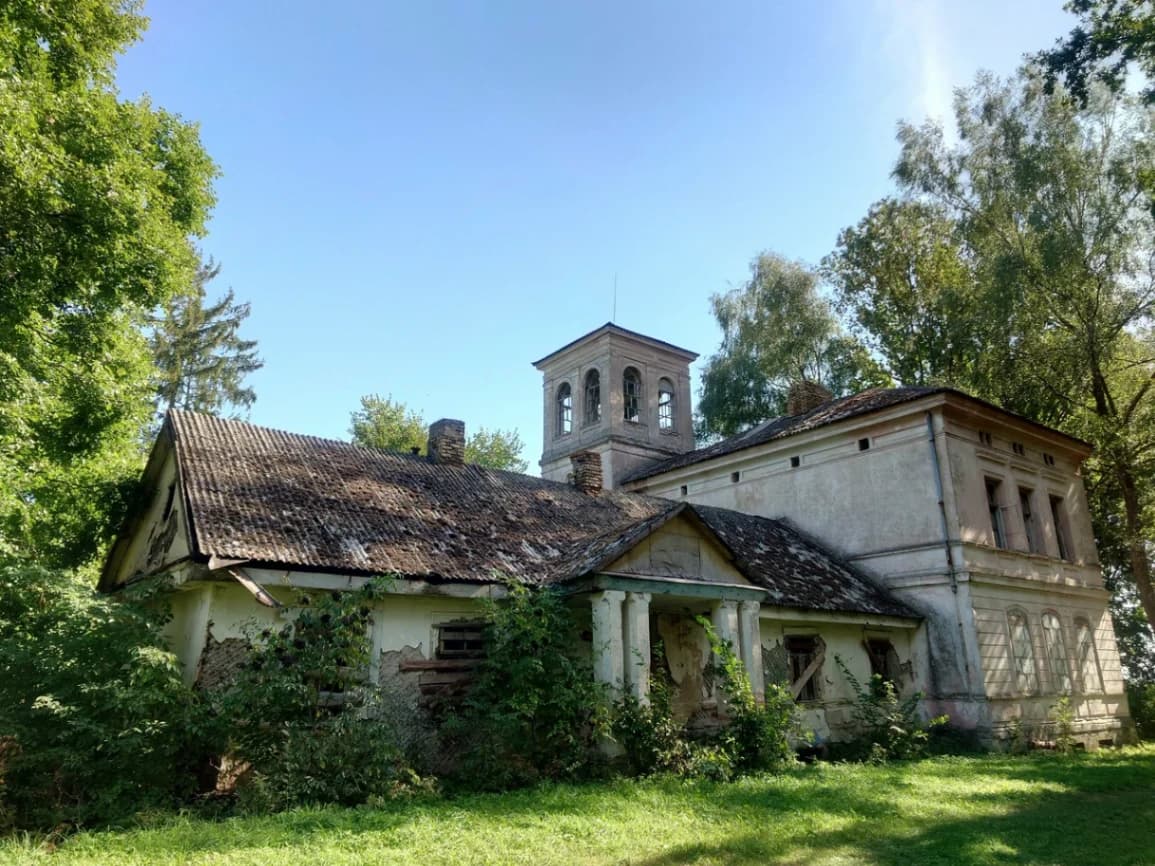 Lishki. The manor of the de Virions.