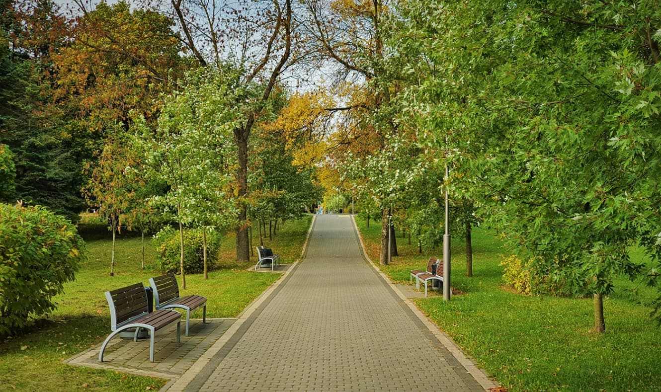 The park named after the 900th anniversary of the city of Minsk.