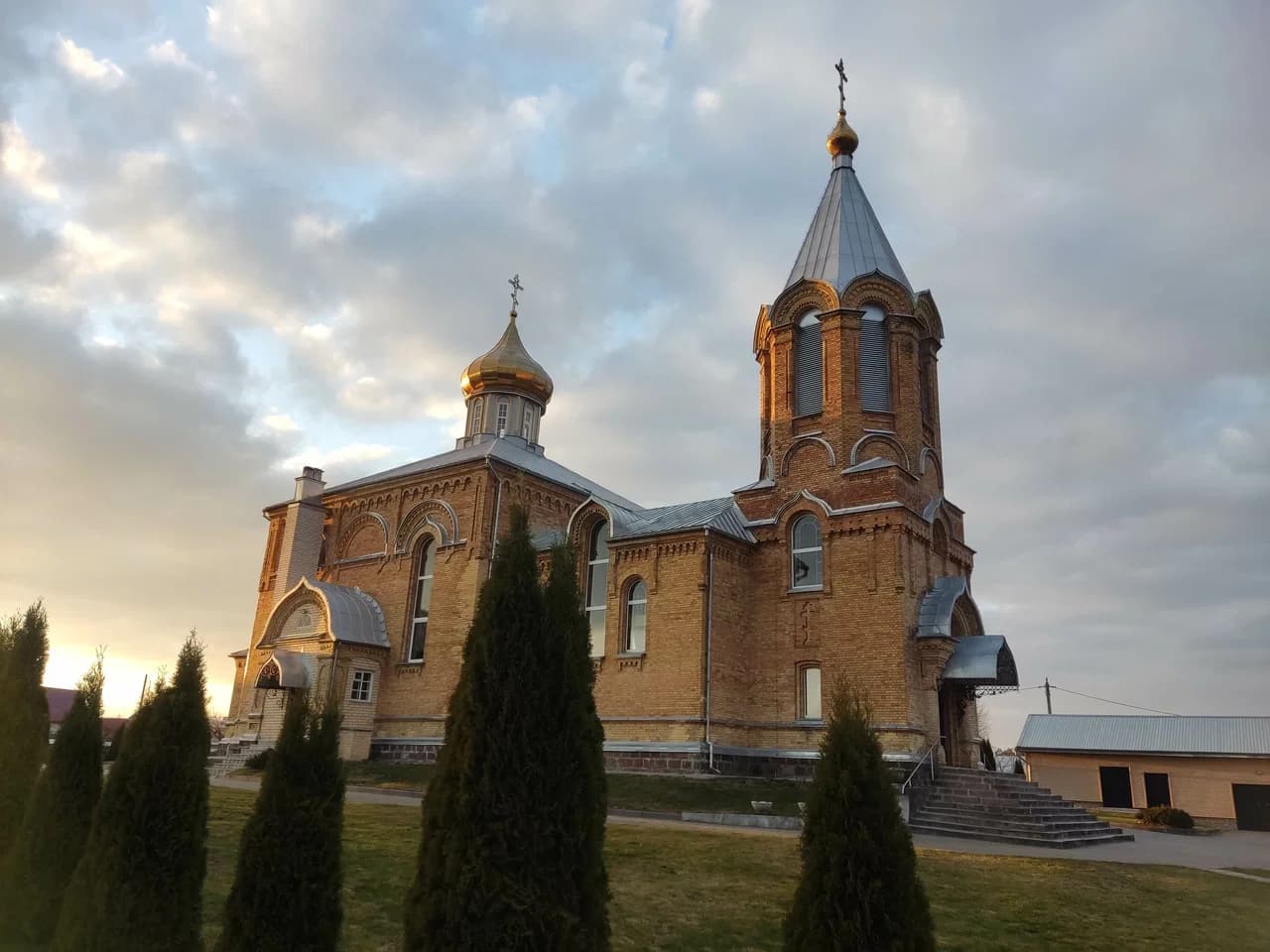 Ross. The Orthodox Church of the Holy Trinity