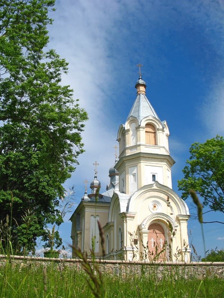 Вензовец. Церковь Петра и Павла.