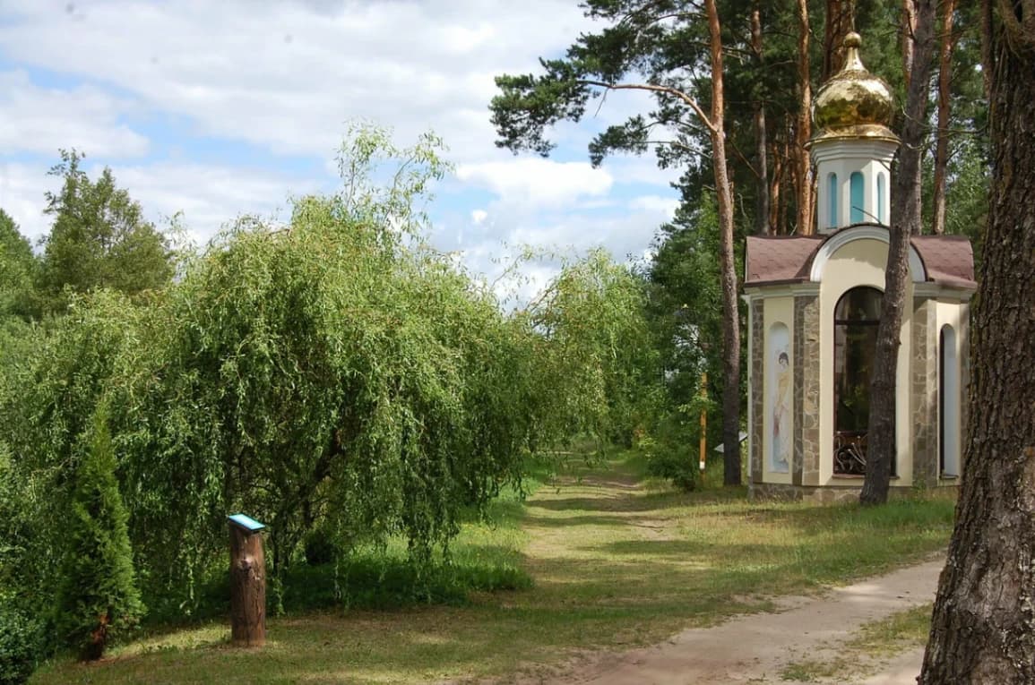 Гнесічы. Свята-Елісееўскі Лаўрышаўскі мужчынскі манастыр.