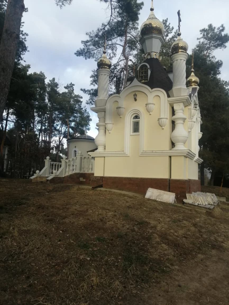 Гнесічы. Свята-Елісееўскі Лаўрышаўскі мужчынскі манастыр.