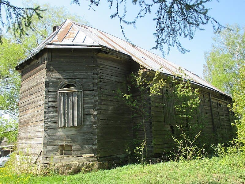 Losk. Ruins of the Church of the Sacred Heart of Jesus.