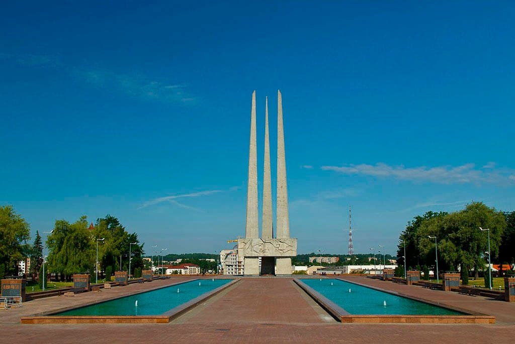 Vitebsk. Memorial "Three bayonets".