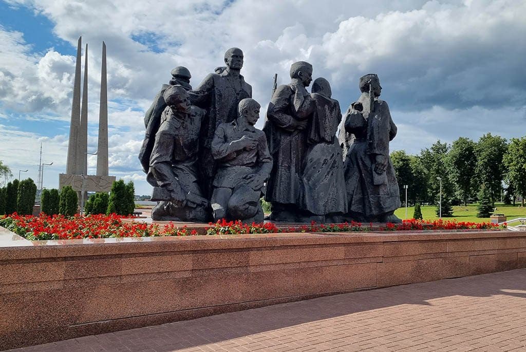 Vitebsk. Memorial "Three bayonets".