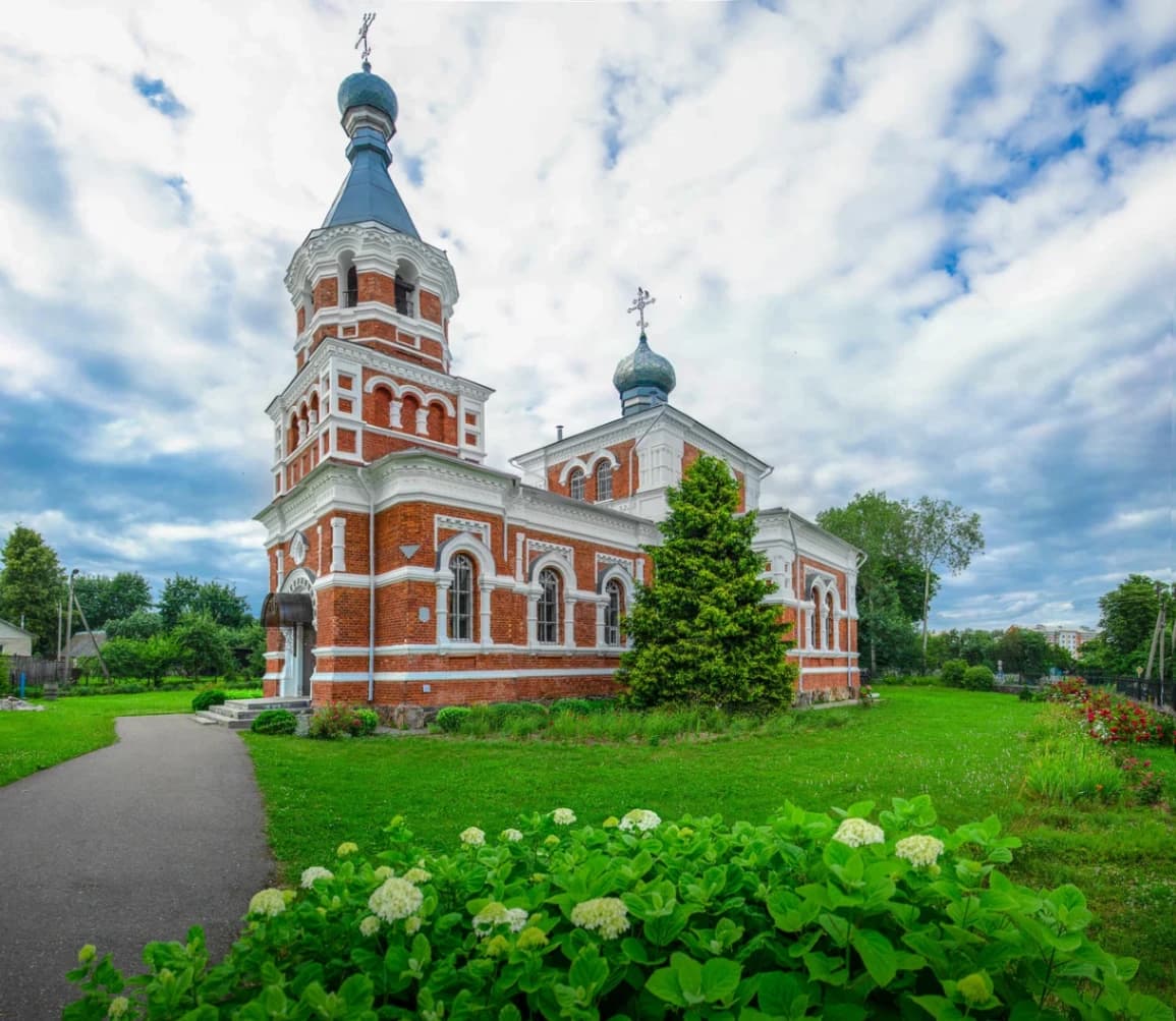 Лужасна. Царква Ушэсця Гасподняга.