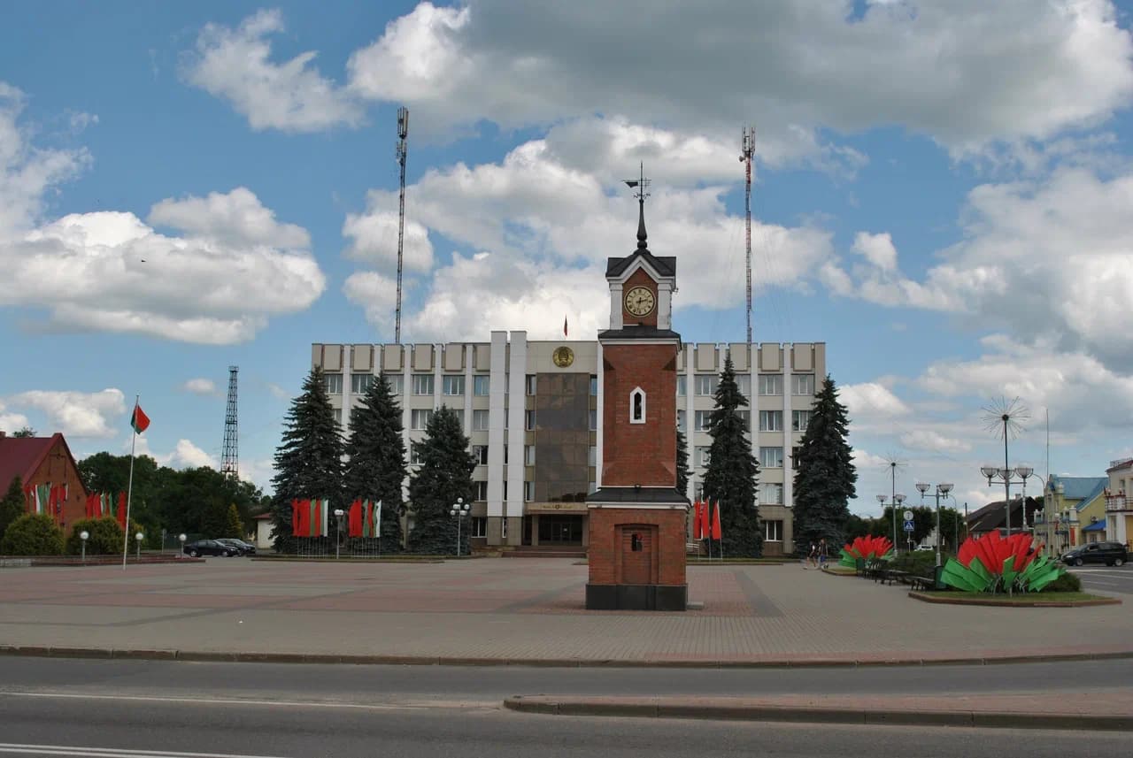 Shchuchin. The clock tower.