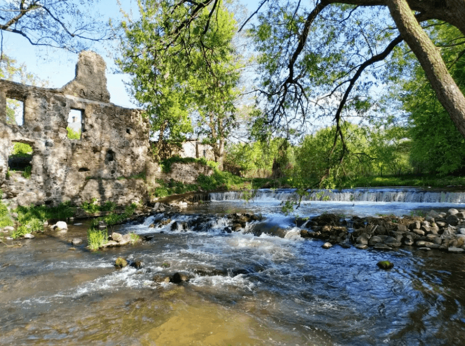 Гродно. Руины старой мельницы.