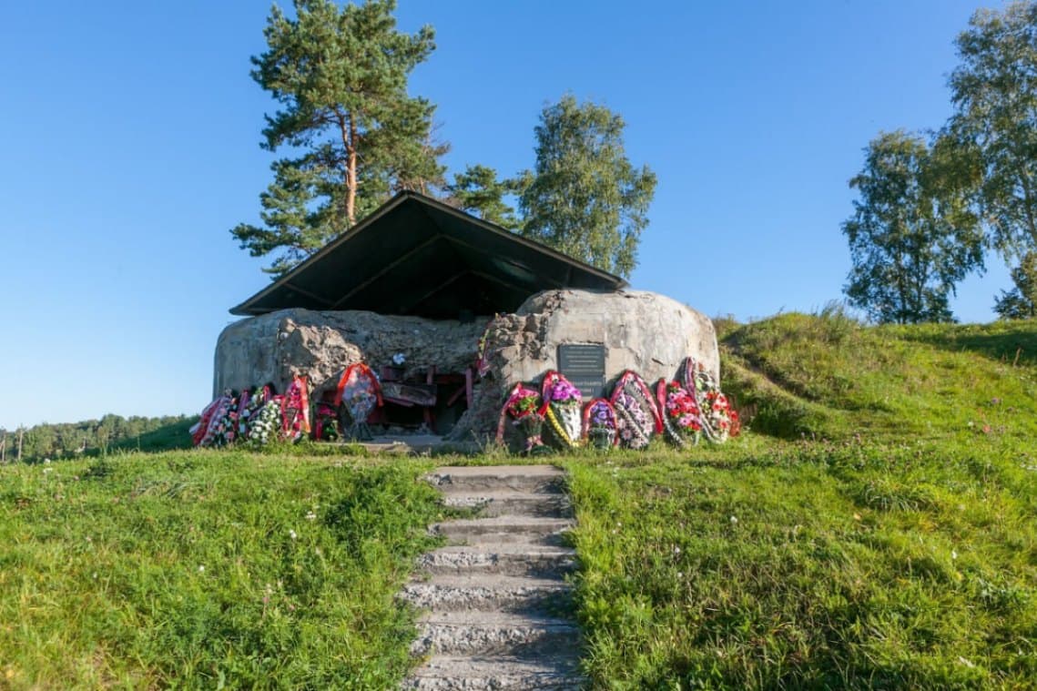 Мемориальный комплекс 'Поле ратной славы'.