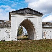 Великая Липа. Бывшее здание брамы-конюшни усадьбы Обуховичей