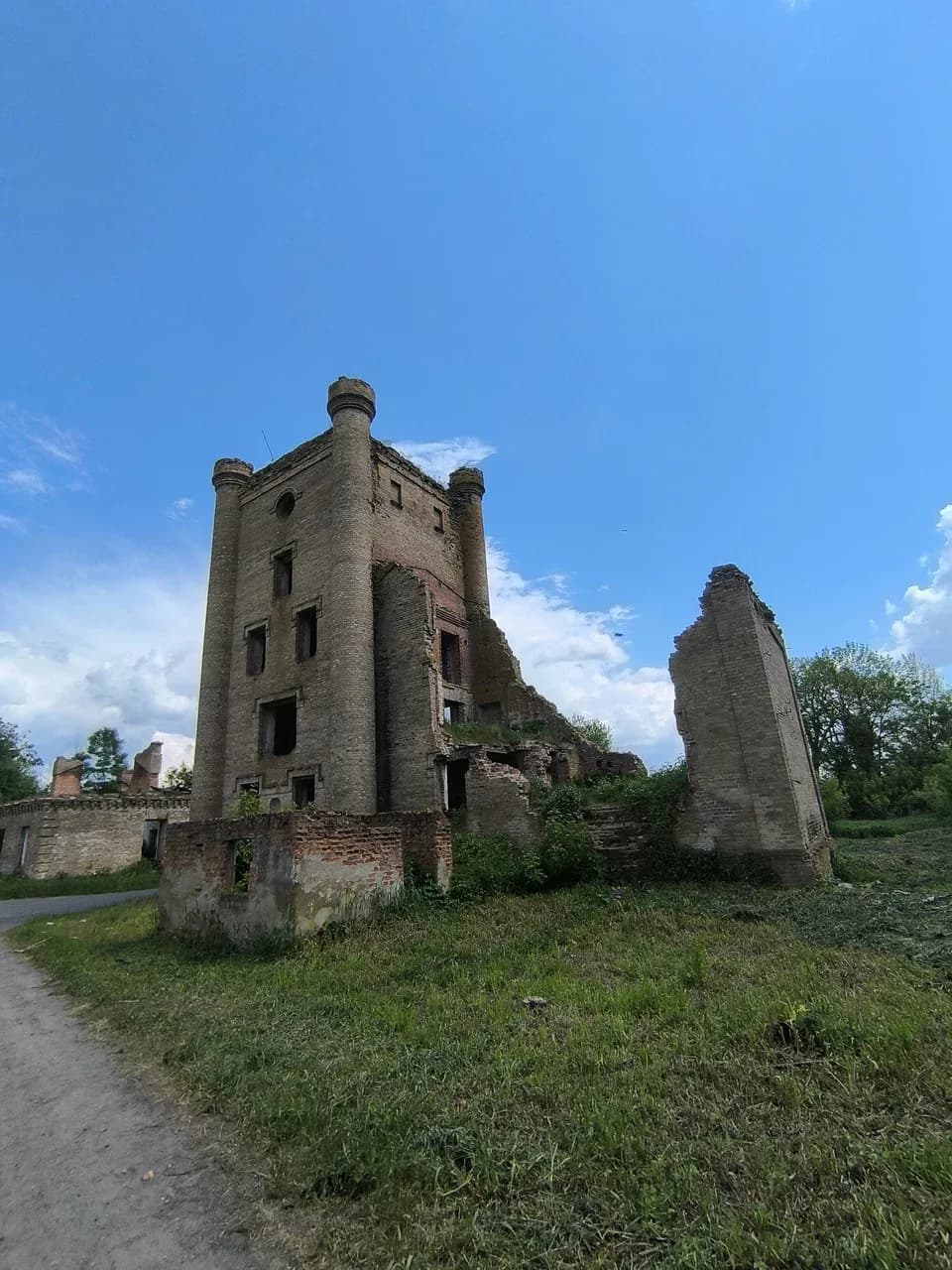 Borisovshchyna. Fragments of the Yastrzhembsky estate.