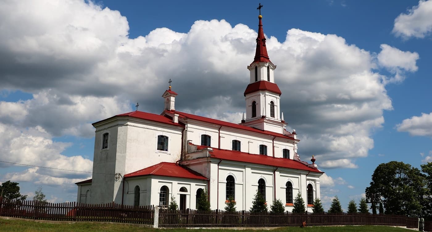 Medvedichi. The Church of Saints Peter and Paul.