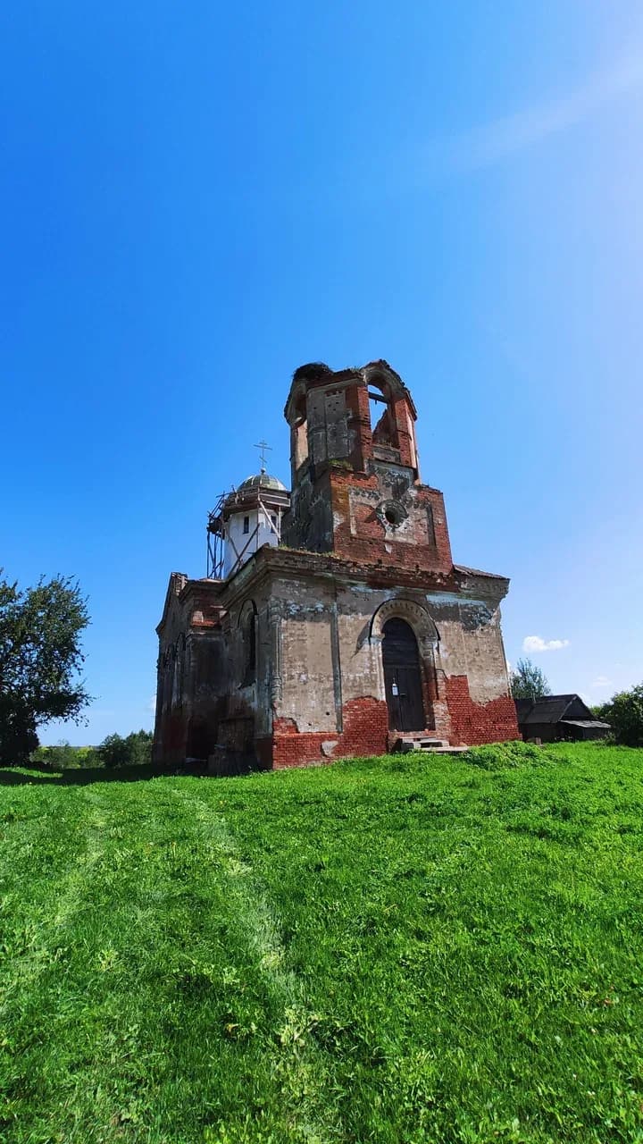 Свяча. Руіны Царквы Раства Багародзіцы.