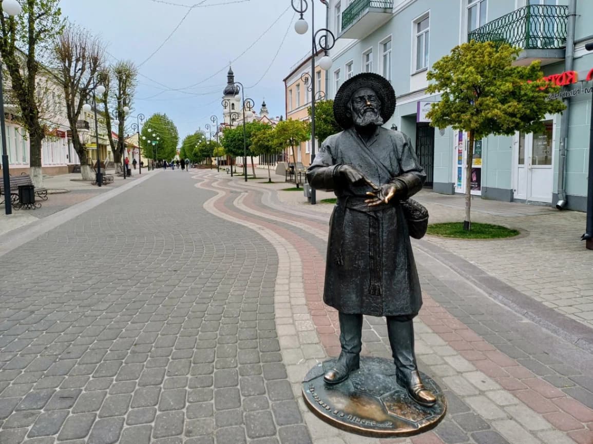 Pinsk. Monument to Pinchuk.