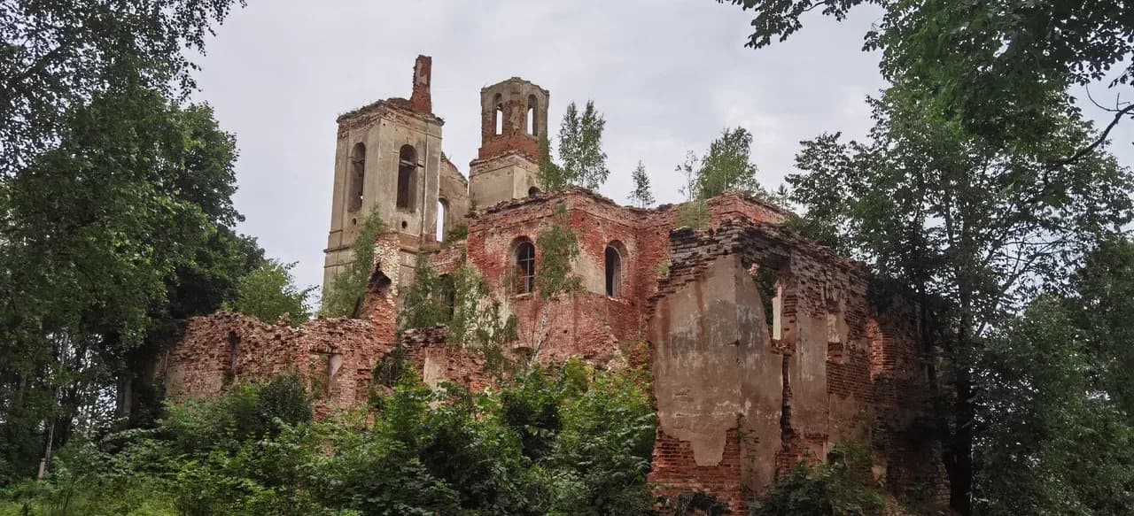 Селішча. Касцёл Святой Веранікі і кляштар бернардзінцаў.