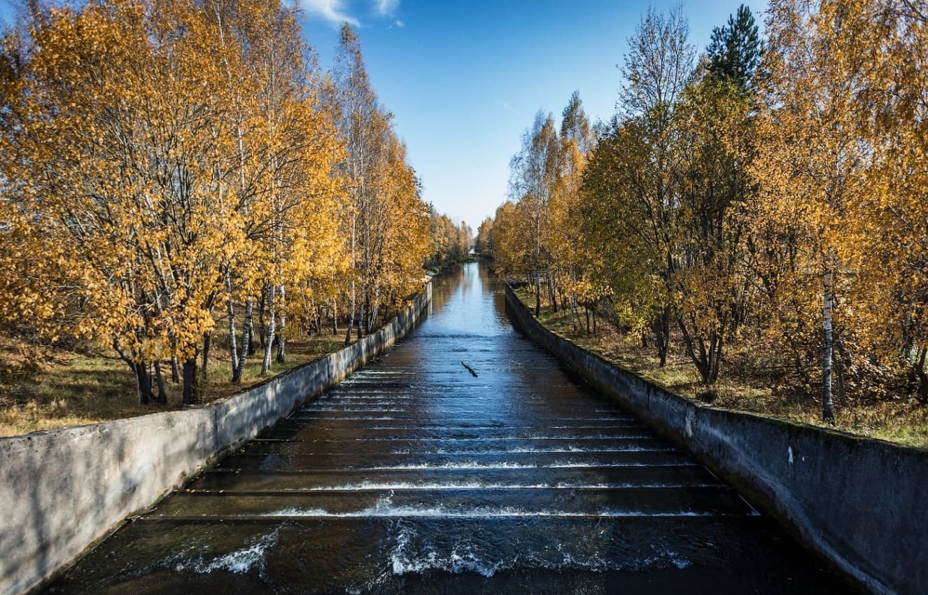 Khmelevka. A water ladder.