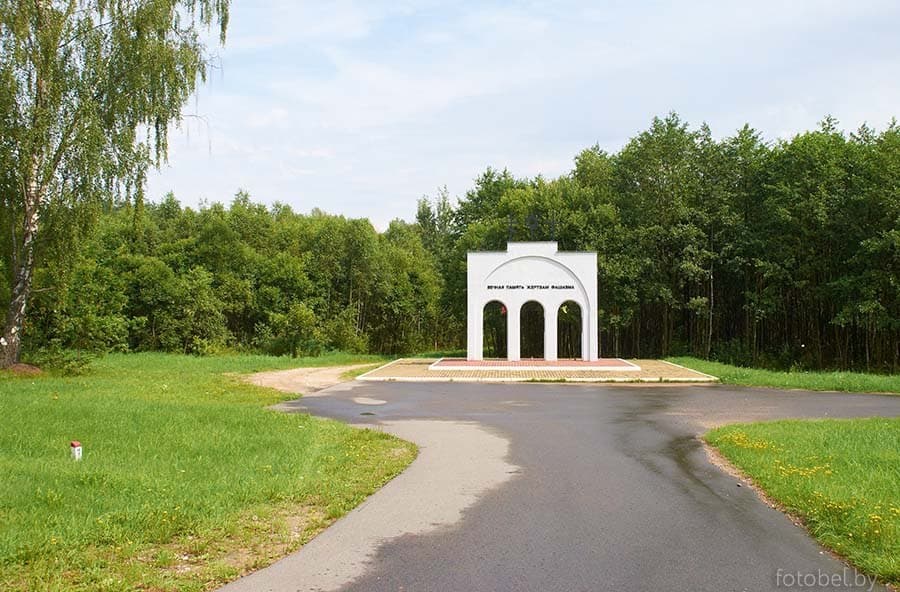 Колдычава. Сядзіба Шалевічаў. Мемарыяльны Абеліск.