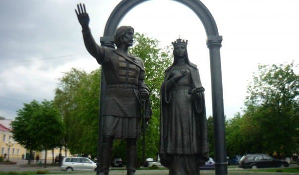 Kobrin. Monument to Prince Vladimir and Princess Olga.