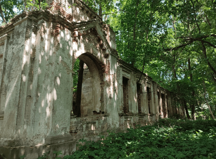 Галаўцы. Руіны сядзібы Абуховічаў.