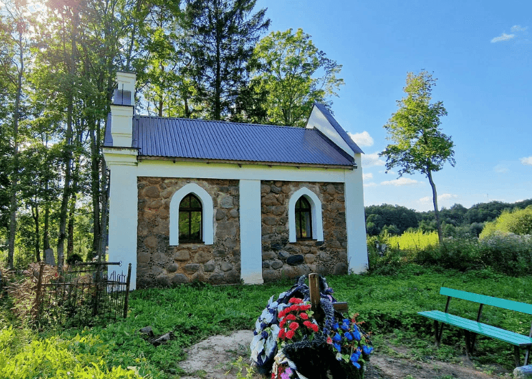 Teiki. Chapel-tomb of the Vishnevskys