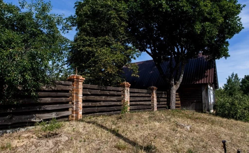 Art village "Chyrvony Kastrychnik" (Red October).