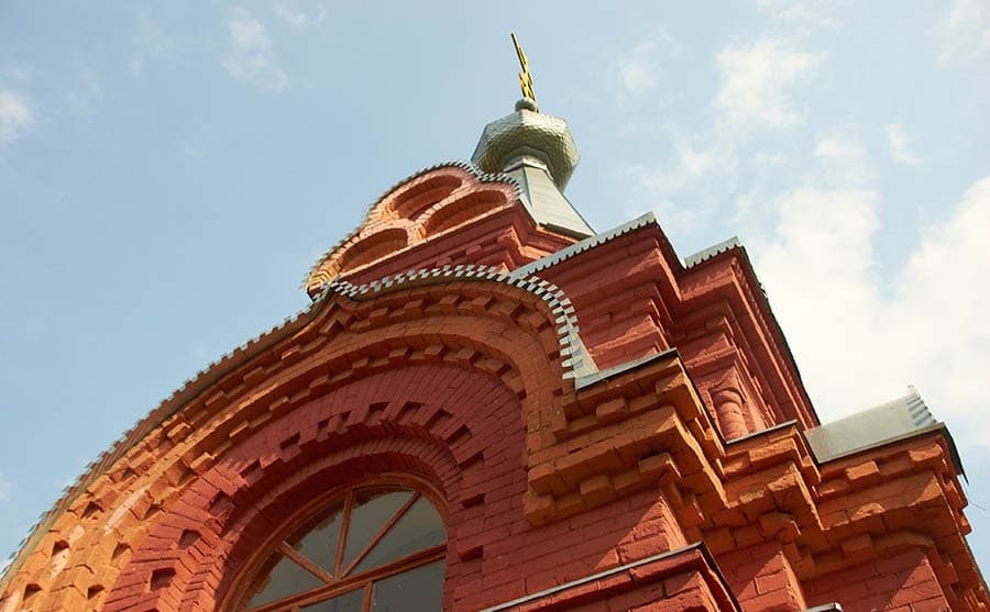 Skrygalov. Chapel and monument to the Metropolitan of Kiev.