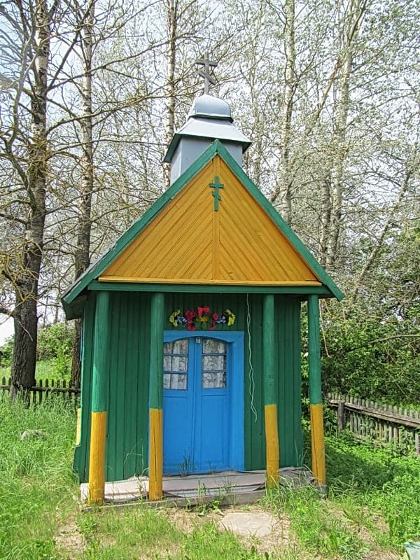 Gumeniki. The roadside Chapel.