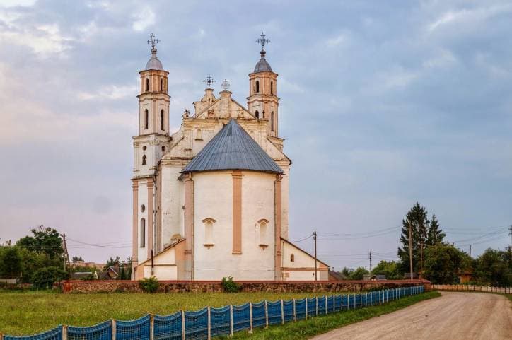 Лужкі. Касцёл Святога Міхаіла Арханёла.