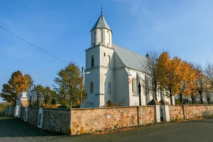 Дзераўная. Касцёл Ушэсця Дзевы Марыі.