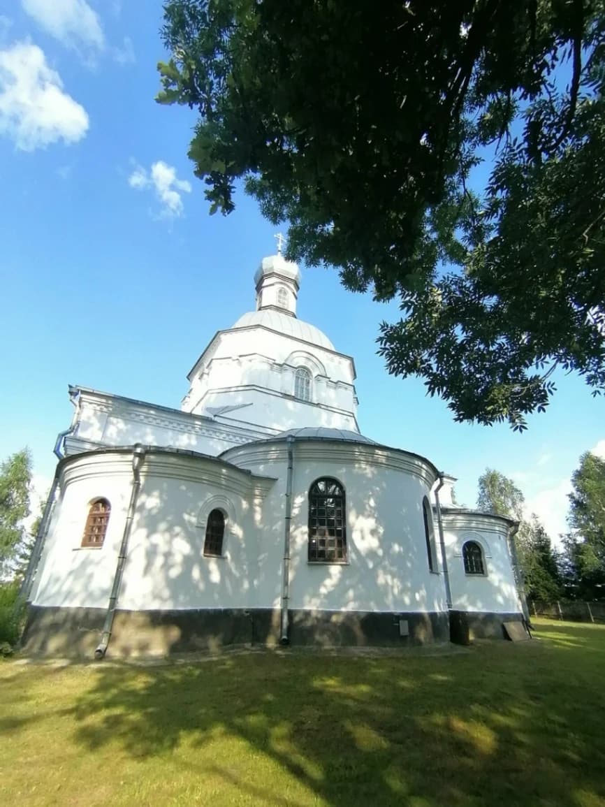 Brazdetchino. The Church of Saints Peter and Paul.