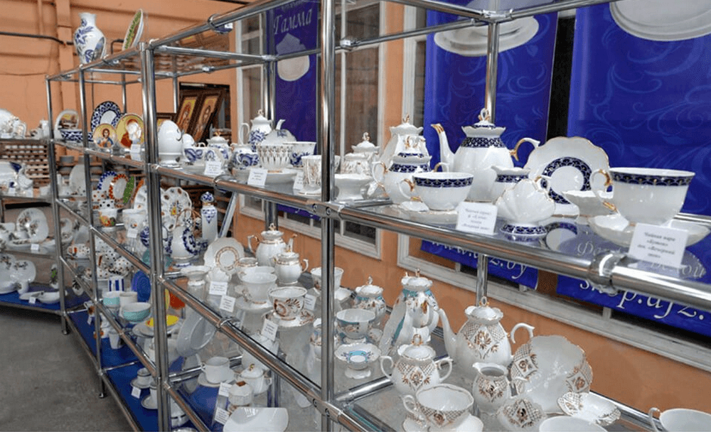 Dobrush. Excursion to the porcelain factory.