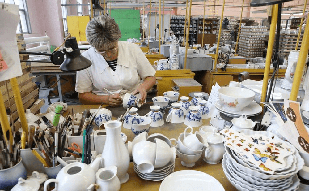 Dobrush. Excursion to the porcelain factory.