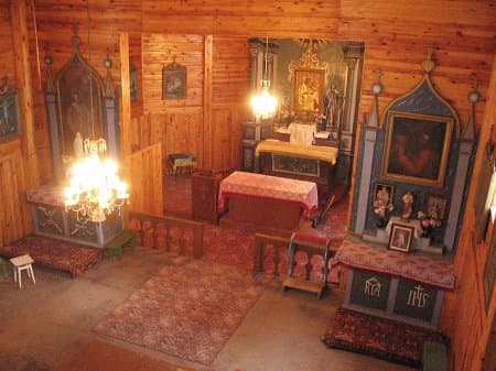 Gorodniki. The chapel and monument of the Snyadetsky family.