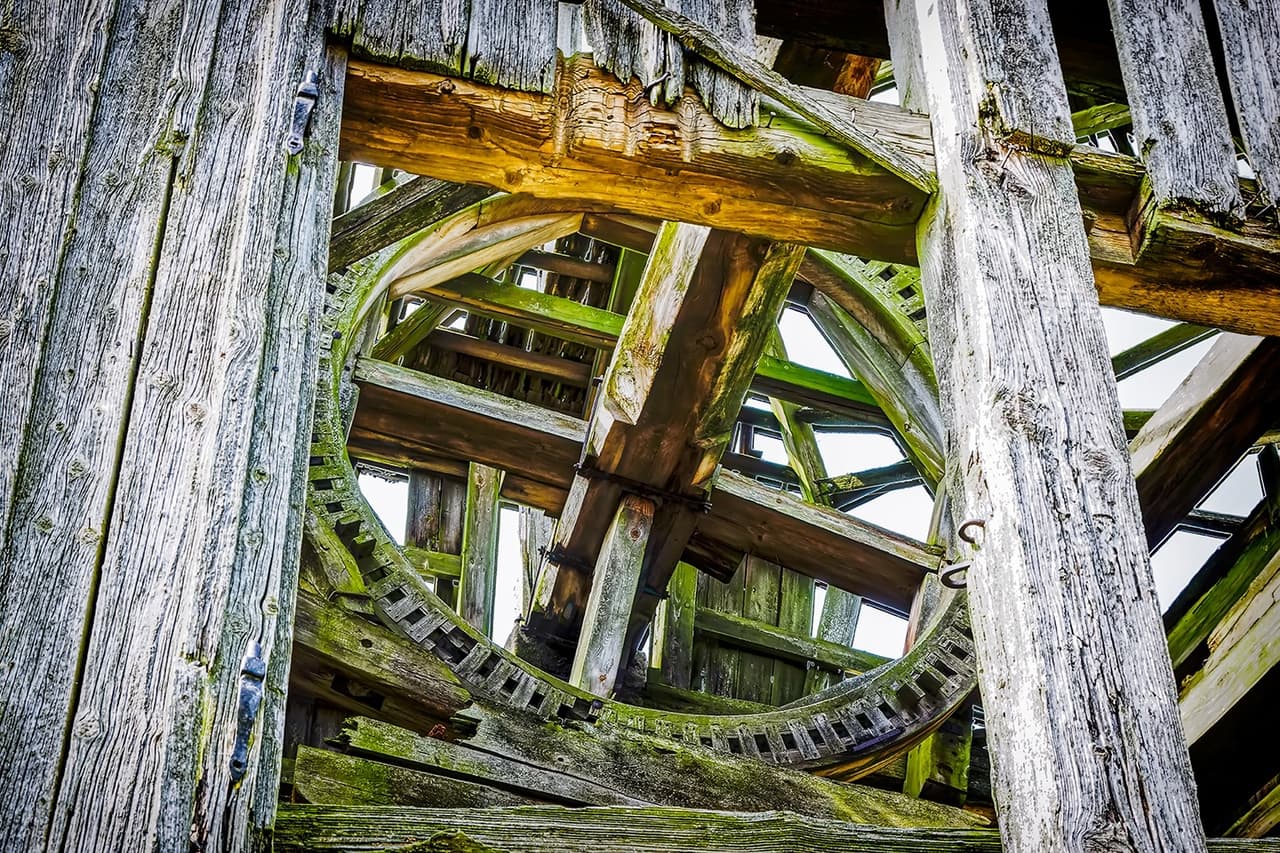 Urved. Ruins of a windmill.