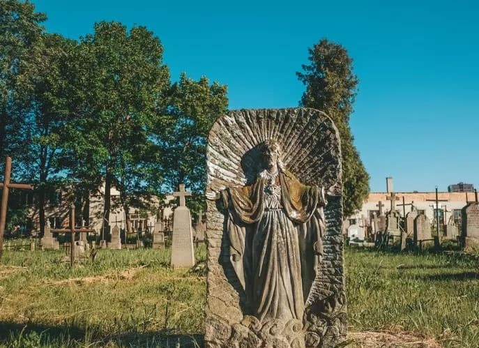 Brest. Catholic cemetery and tomb of the 19th century.