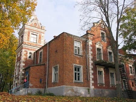 Luschiki. The Akhrenovsky Estate.
