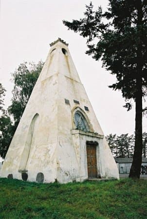 Малиновщина. Часовня-усыпальница Свенторжецких.