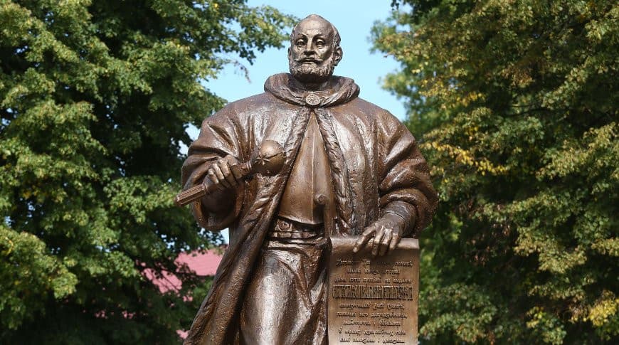 Slonim. Monument to Lev Sapieha.