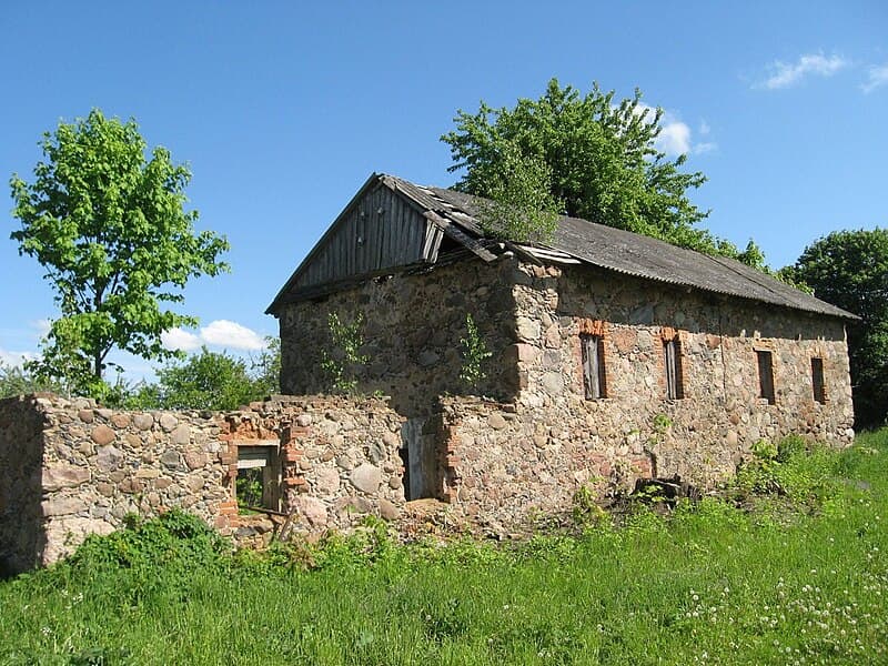 Bobovnya. Distillery and park.