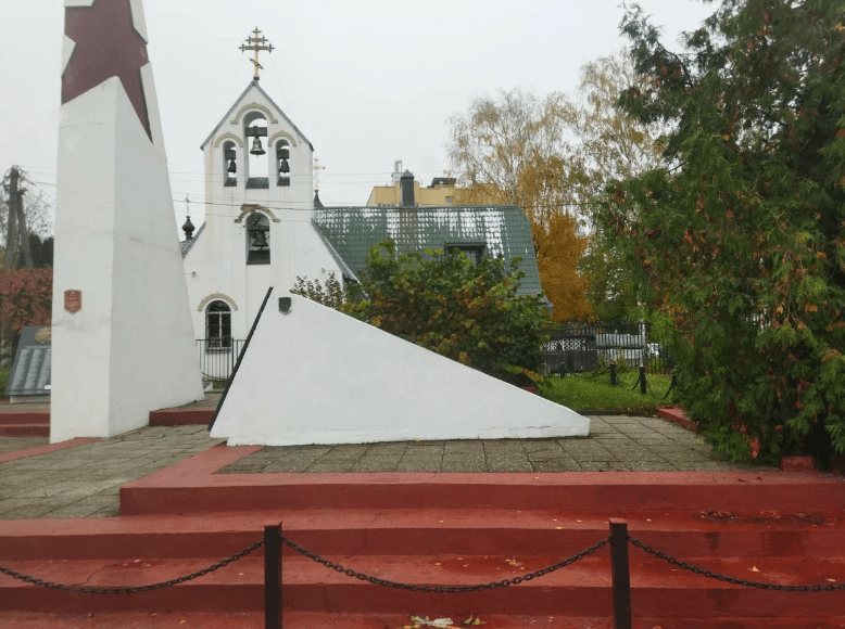 Samokhvalovichi. The Church of the Holy Spirit.