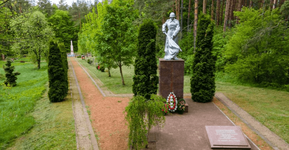 Доргунь. Помнік загінуўшым героям-памежнікам.
