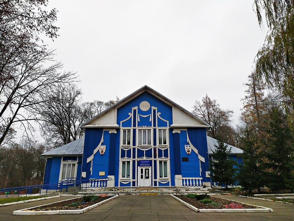 Volno. The village club-library.