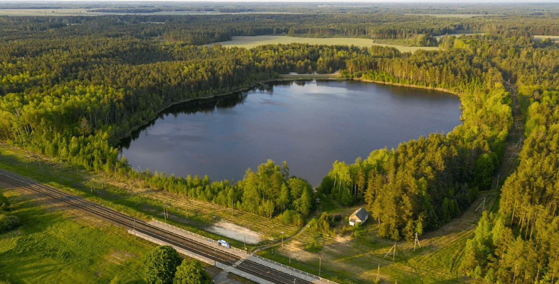 Люсино. Озеро Красное.