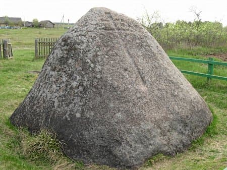 Kameno. The "Vorotishin Cross" boulder.