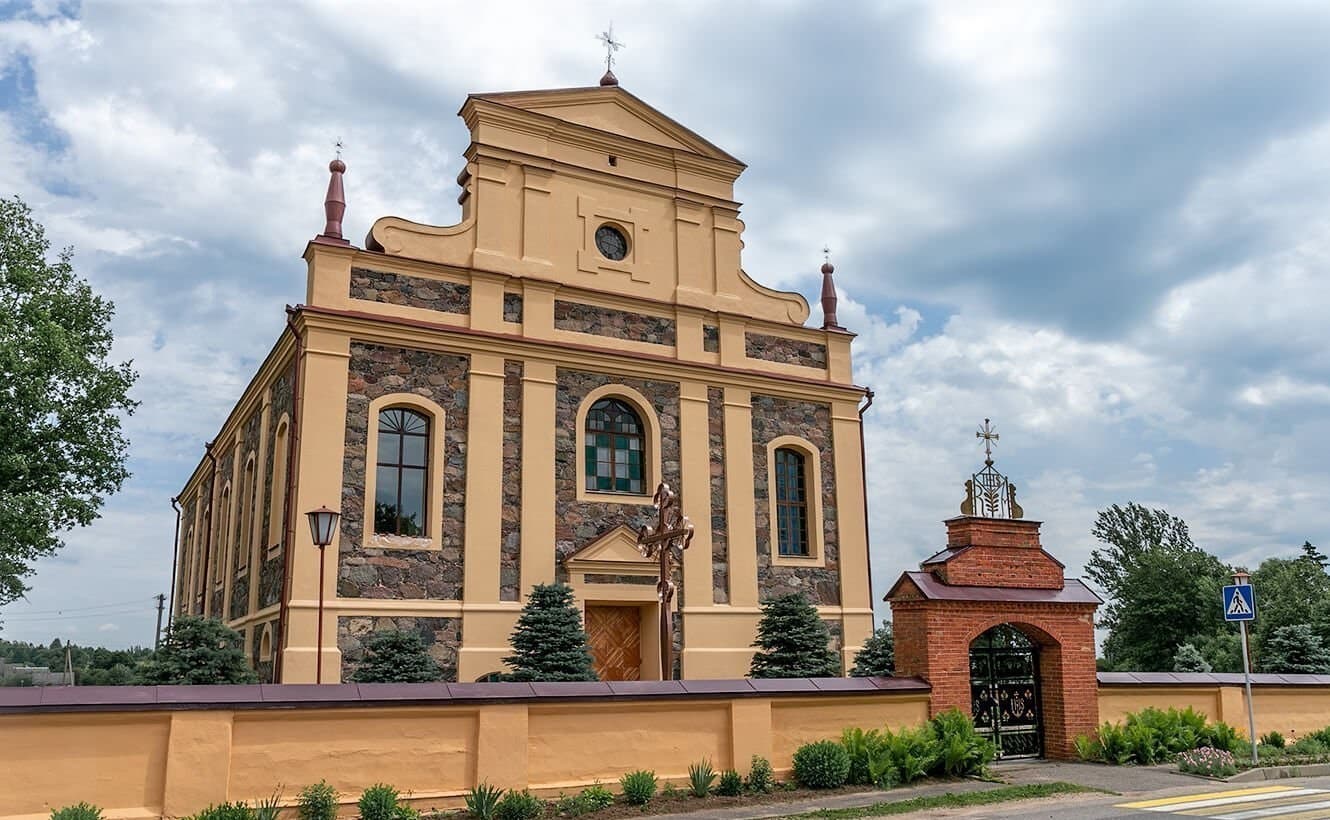 Volkolata. The Catholic church of St. John the Baptist.