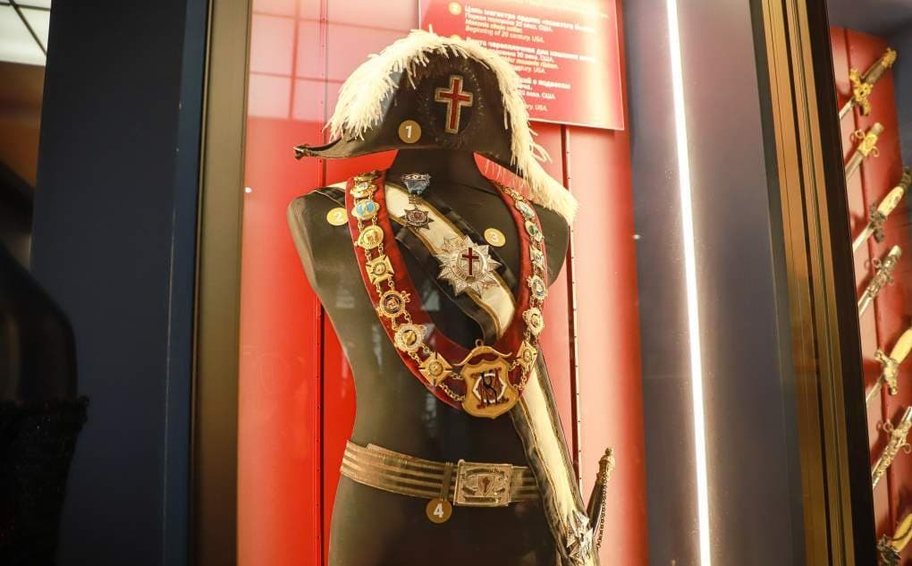 Grodno. "Grishuk Arsenal" cold ceremonial weapons gallery.